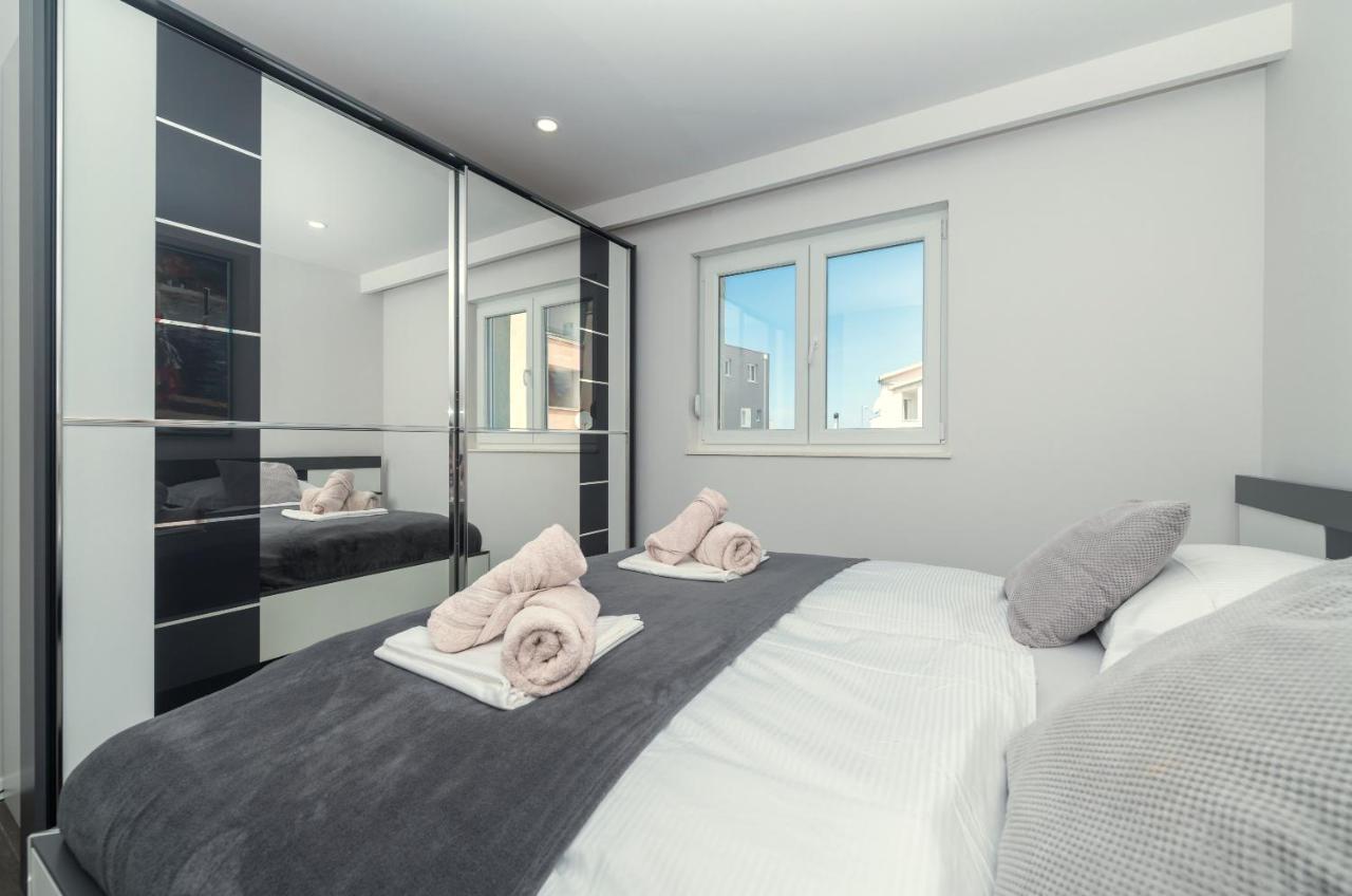 Luxury Apartment Purple Summer Sea View Makarska Eksteriør billede